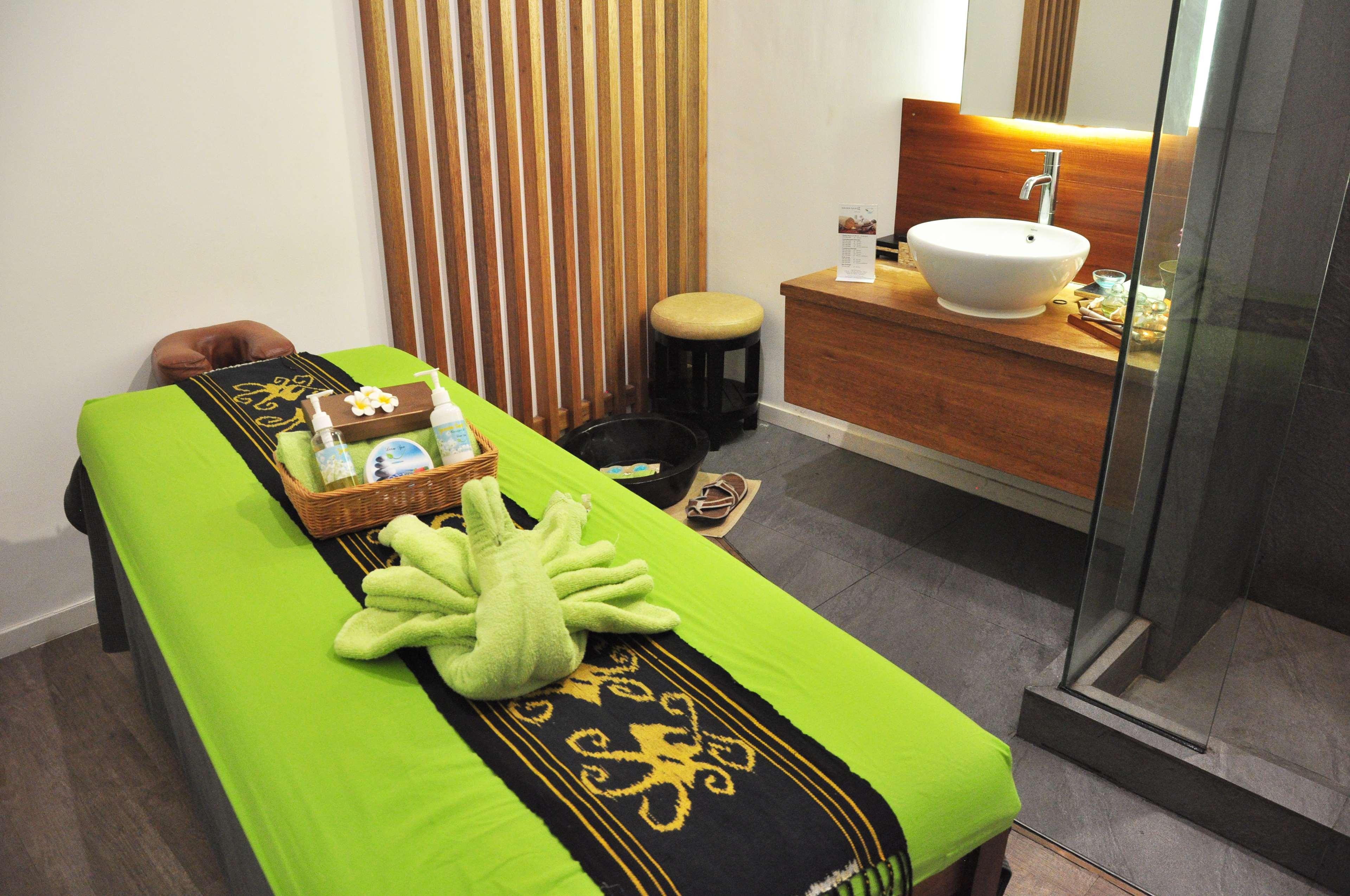 Hotel Golden Tulip Pontianak Esterno foto