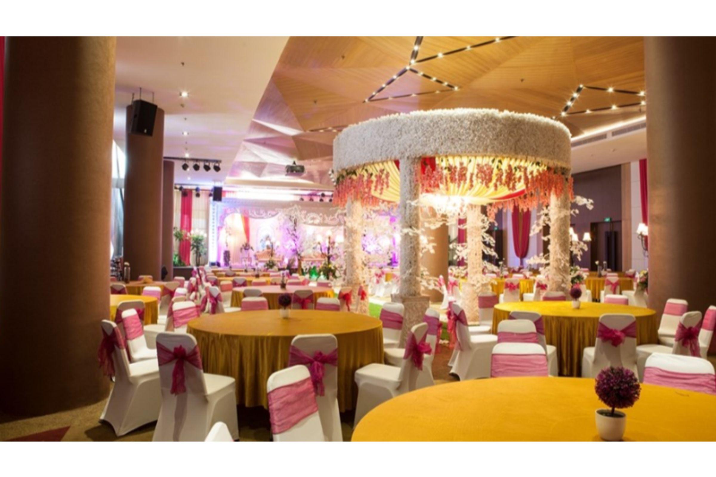 Hotel Golden Tulip Pontianak Esterno foto