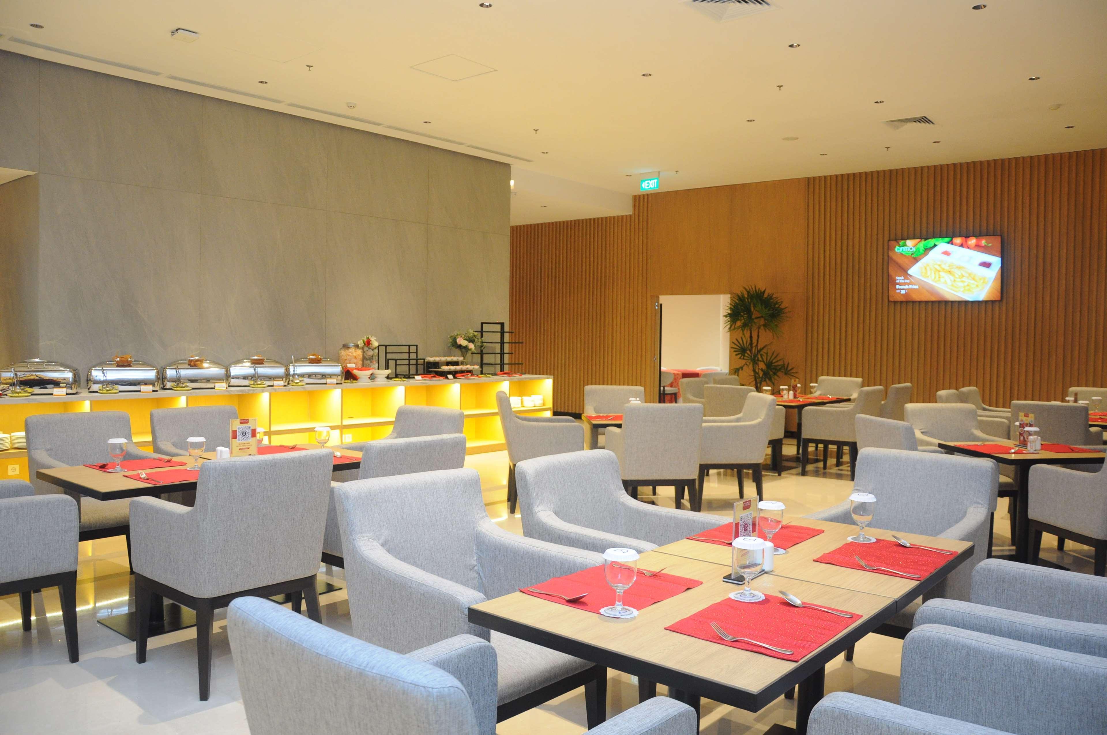 Hotel Golden Tulip Pontianak Esterno foto