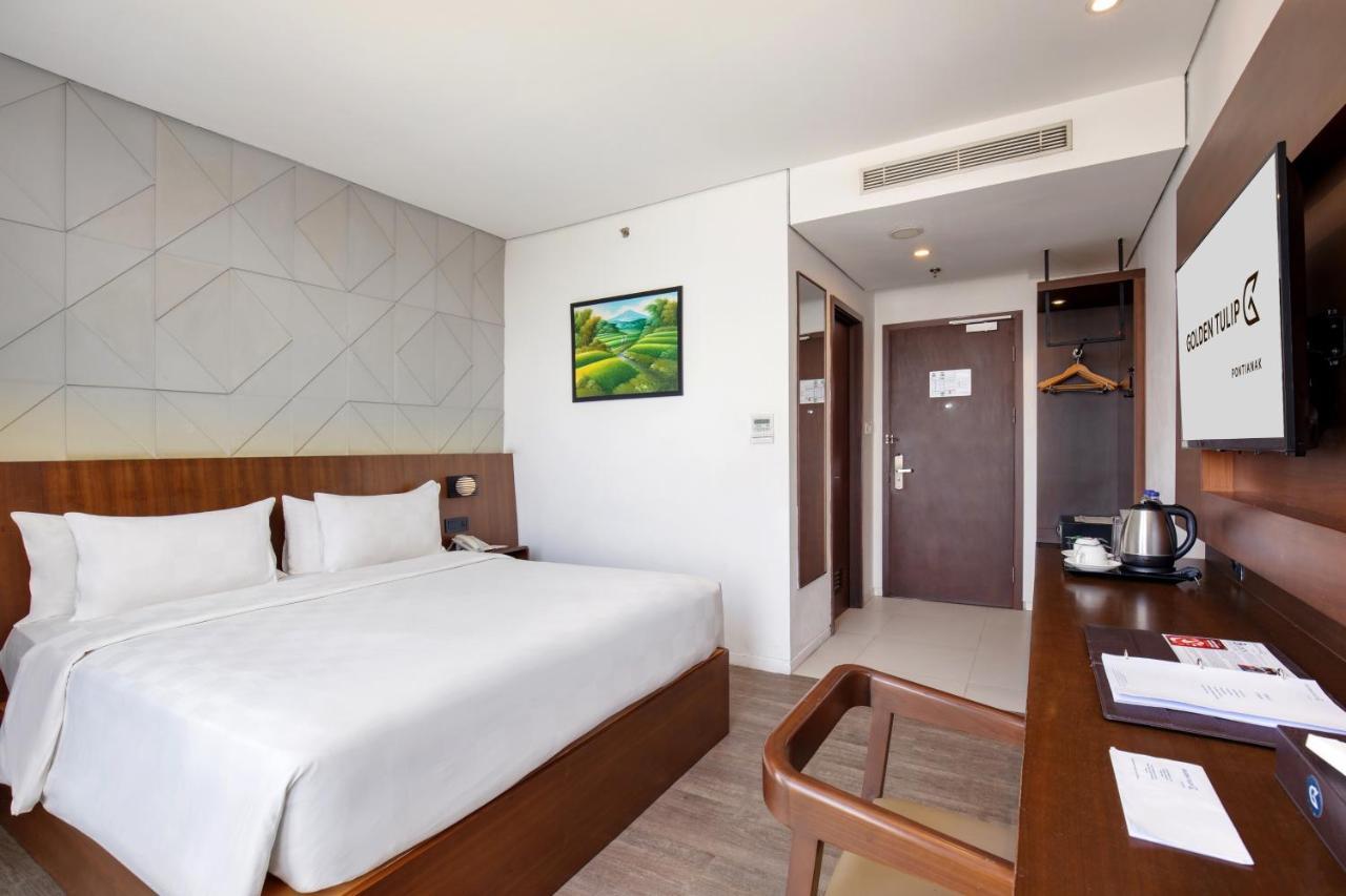 Hotel Golden Tulip Pontianak Esterno foto