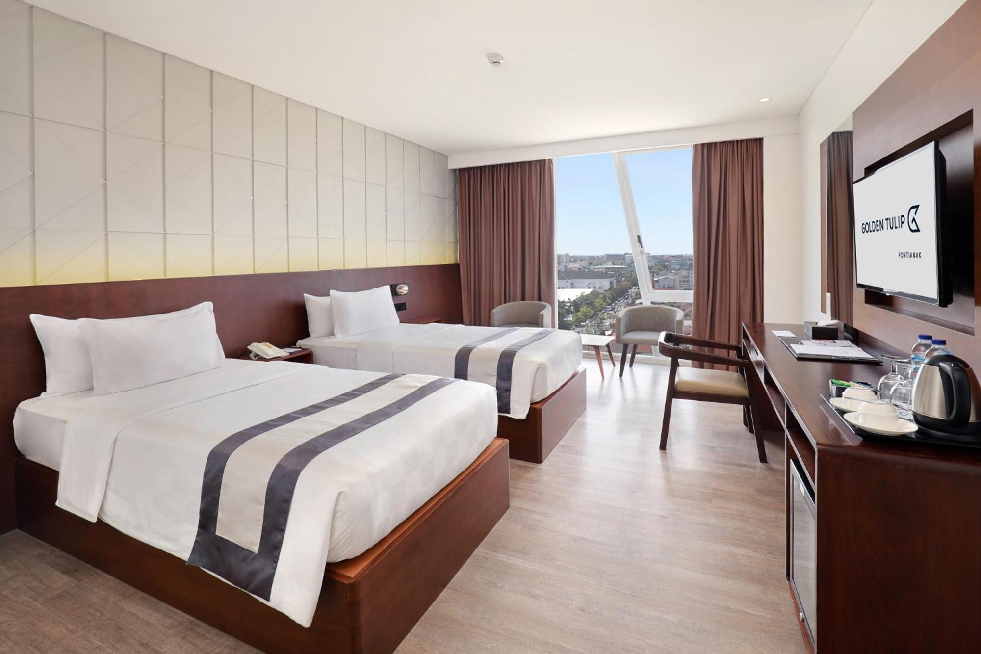 Hotel Golden Tulip Pontianak Esterno foto